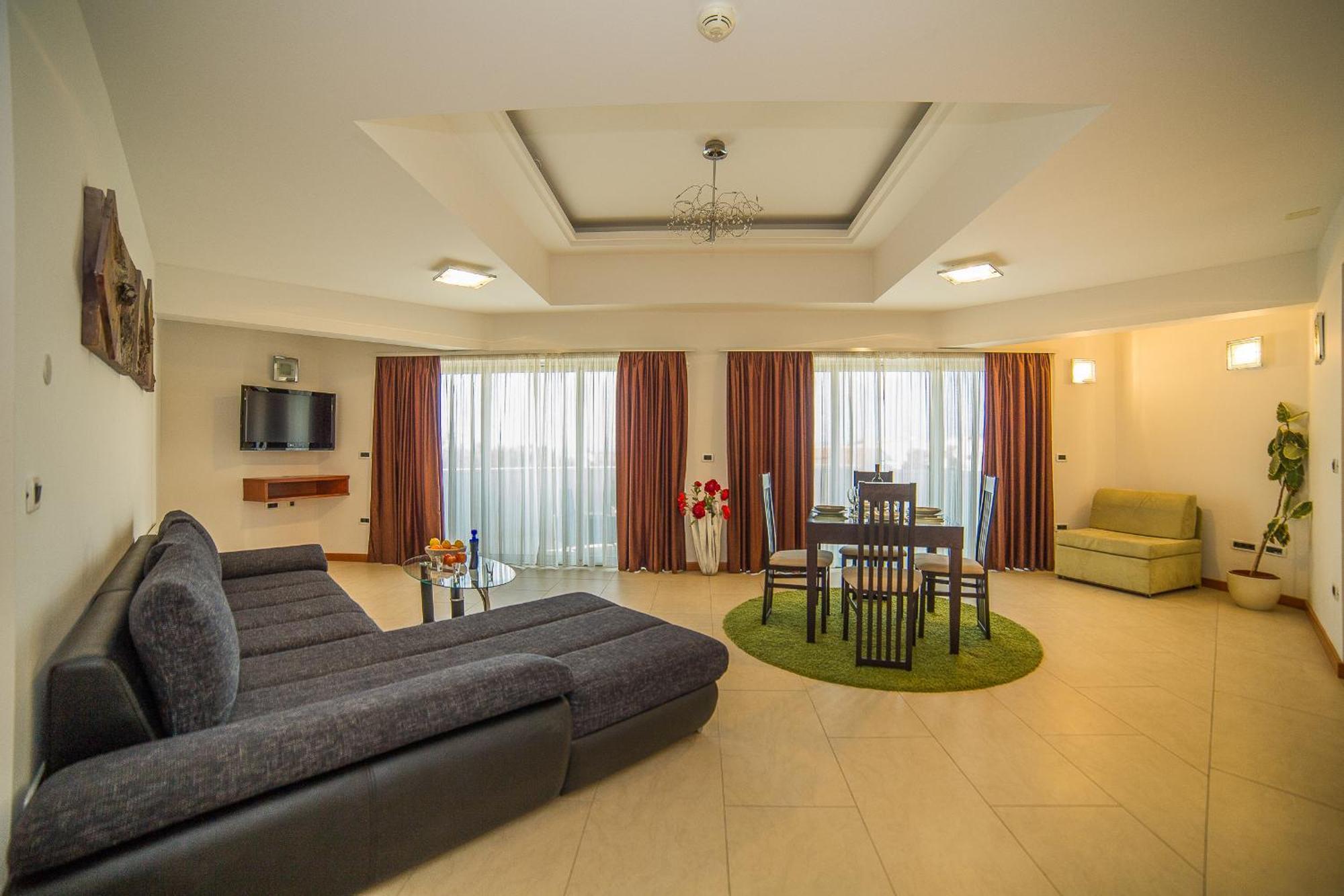 Apartments Milan Makarska Esterno foto