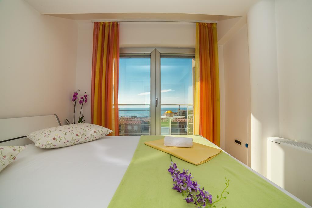 Apartments Milan Makarska Esterno foto