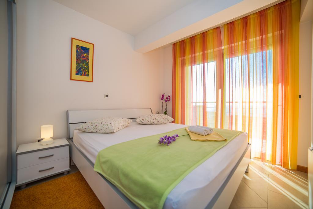 Apartments Milan Makarska Esterno foto