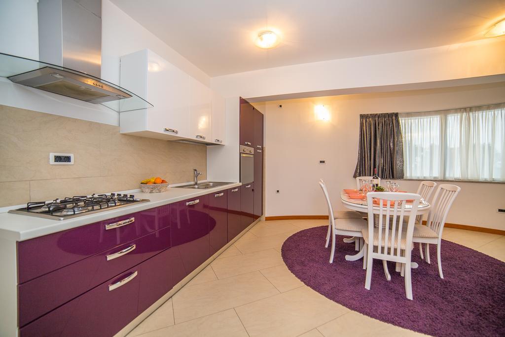 Apartments Milan Makarska Esterno foto
