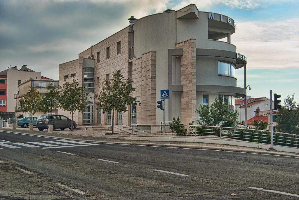Apartments Milan Makarska Esterno foto